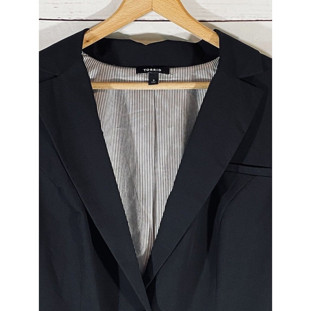 Torrid Womens Black Ruched 3/4 Sleeve Blazer Size 3 One-Button Lined Career Plus - Picture 4 of 13